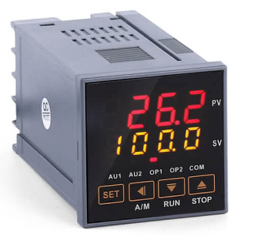 What is a ramp and soak PID controller and what features should a good ramp and soak controller have?